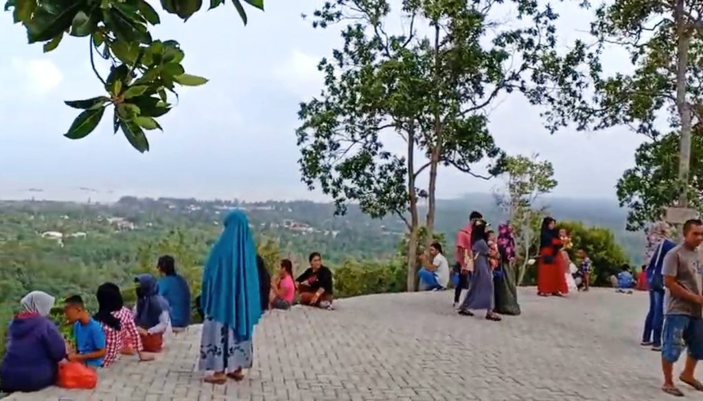 Bukit Wisata Bebek Emas Desa Tanjung Gunung Kabupaten Bangka Tengah