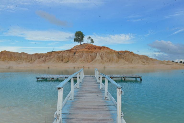 post_1597679050_siaran_pers_sepotong_negeri_seribu_satu_malam_di_gurun_telaga_biru_bintan_kepri9045709490743761753.jpg