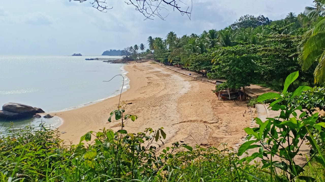 Pantai Pasir Kuning Kecamatan Tempilang, Bangka Barat