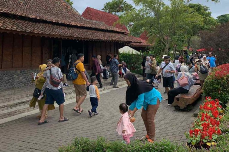 Kemenpar Pantau Aktivitas Wisata Sejumlah Destinasi Unggulan di Jawa Barat